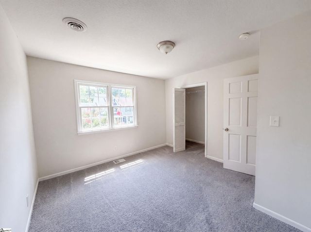 59 Hidden Springs Road, Spartanburg, SC 29302