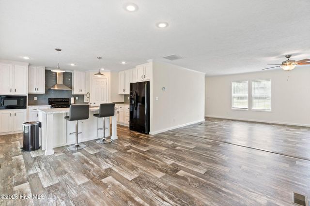 502 W Fremont Street, Burgaw, NC 28425