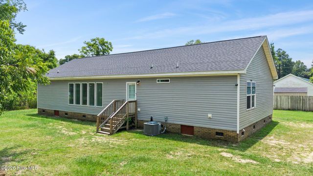502 W Fremont Street, Burgaw, NC 28425
