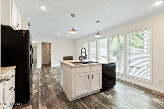 502 W Fremont Street, Burgaw, NC 28425
