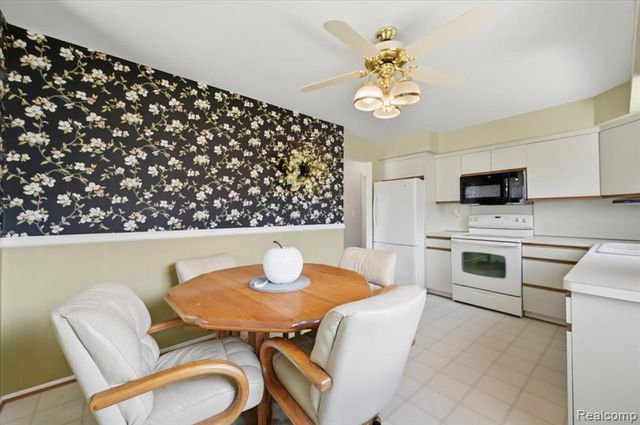 5918 N Lafayette Street, Dearborn Heights, MI 48127