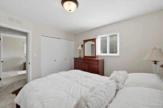 5918 N Lafayette Street, Dearborn Heights, MI 48127