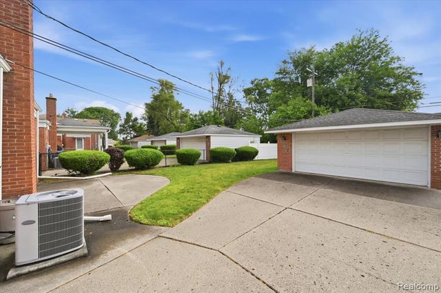 5918 N Lafayette Street, Dearborn Heights, MI 48127