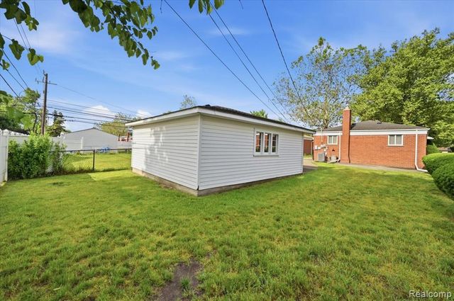 5918 N Lafayette Street, Dearborn Heights, MI 48127