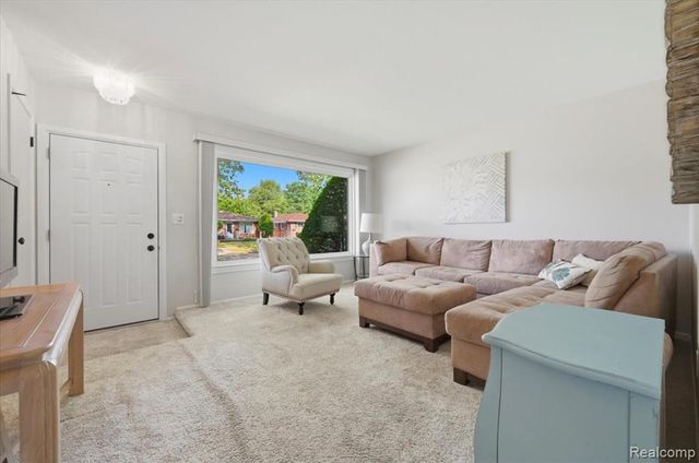5918 N Lafayette Street, Dearborn Heights, MI 48127