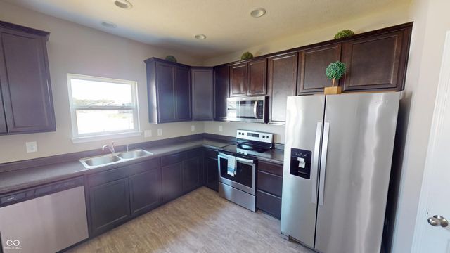 9122 Hemingway Drive, Indianapolis, IN 46239