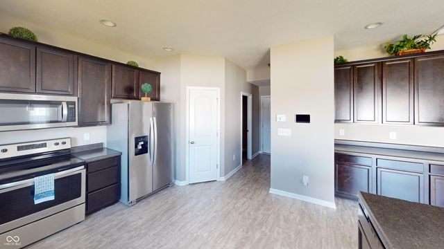 9122 Hemingway Drive, Indianapolis, IN 46239