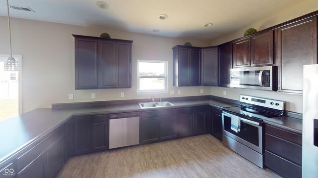 9122 Hemingway Drive, Indianapolis, IN 46239