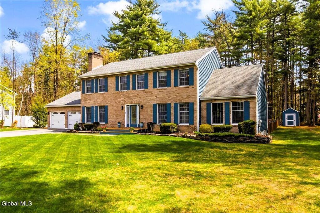 25 Algonquin Drive, Queensbury, NY 12804