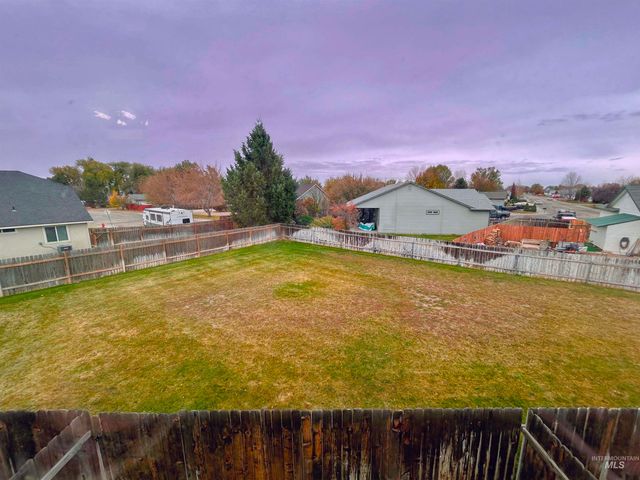 995 Nw Maggie Ct, Mountain Home, ID 83647