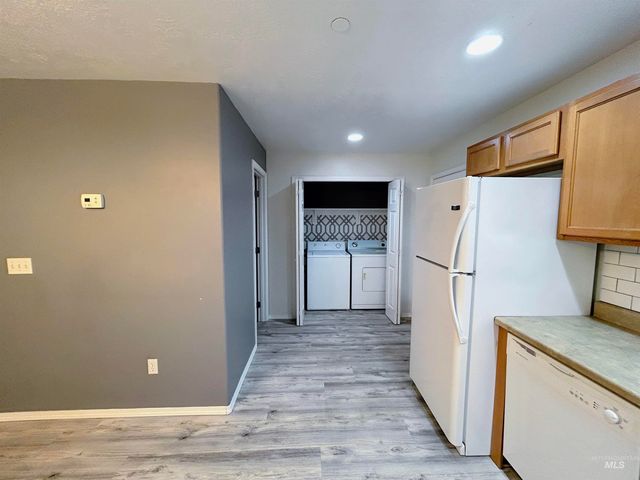995 Nw Maggie Ct, Mountain Home, ID 83647