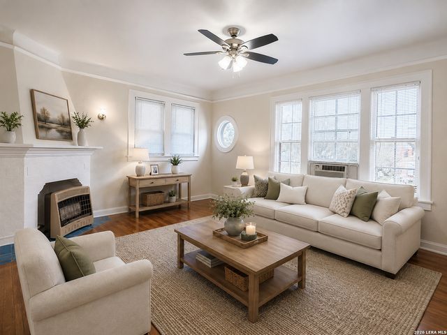 1950 W Huisache Ave Apt 4, San Antonio, TX 78201
