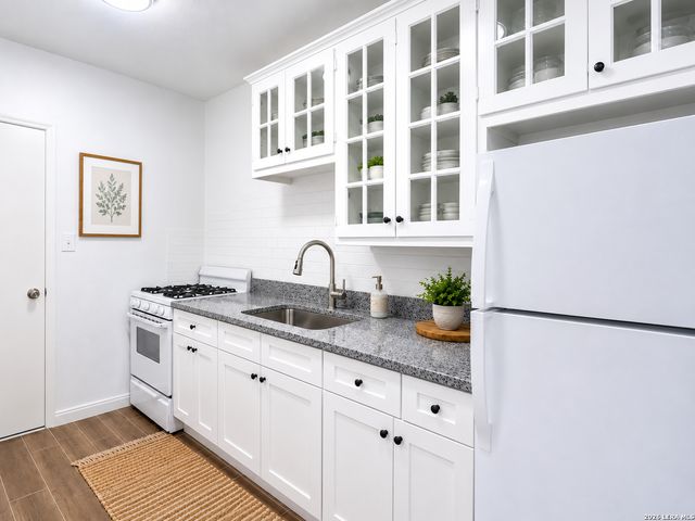 1950 W Huisache Ave Apt 4, San Antonio, TX 78201