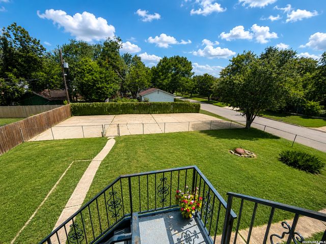 1950 W Huisache Ave Apt 4, San Antonio, TX 78201