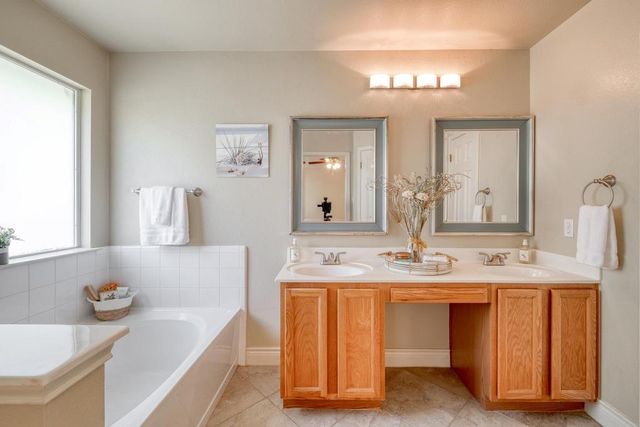 1303 Ridgewood DR, Leander, TX 78641