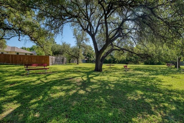 1303 Ridgewood DR, Leander, TX 78641