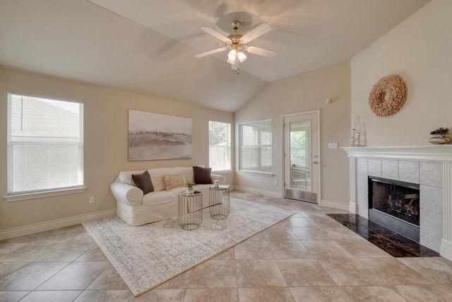 1303 Ridgewood DR, Leander, TX 78641