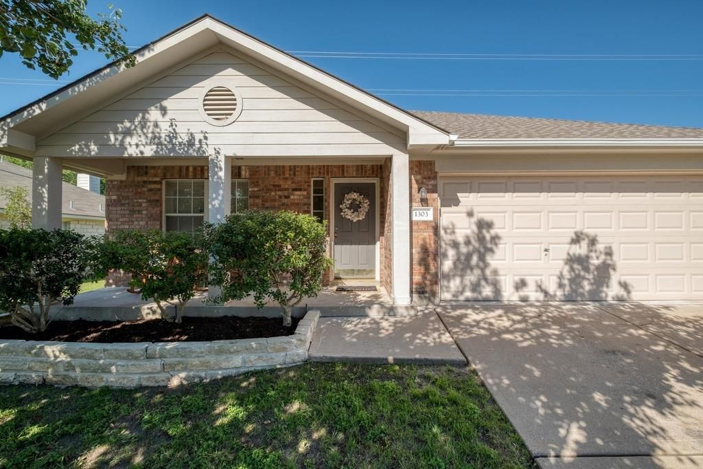 1303 Ridgewood DR, Leander, TX 78641