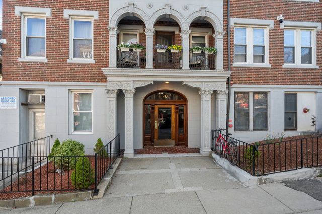 28 Quint Ave 32, Boston, MA 02134