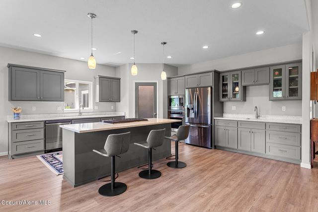 125 Golfview LN, Sandpoint, ID 83864