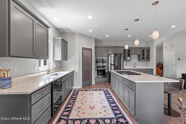 125 Golfview LN, Sandpoint, ID 83864