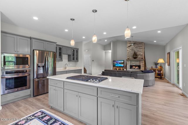 125 Golfview LN, Sandpoint, ID 83864
