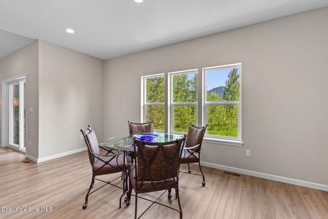 125 Golfview LN, Sandpoint, ID 83864