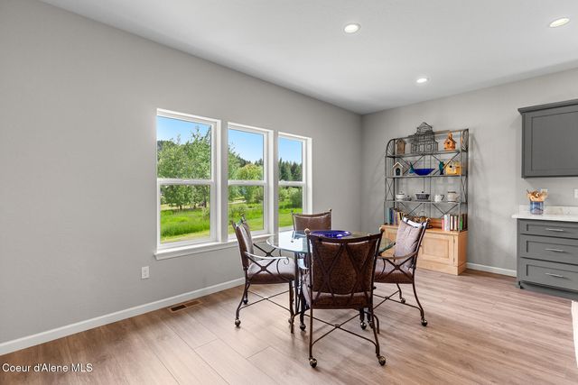 125 Golfview LN, Sandpoint, ID 83864
