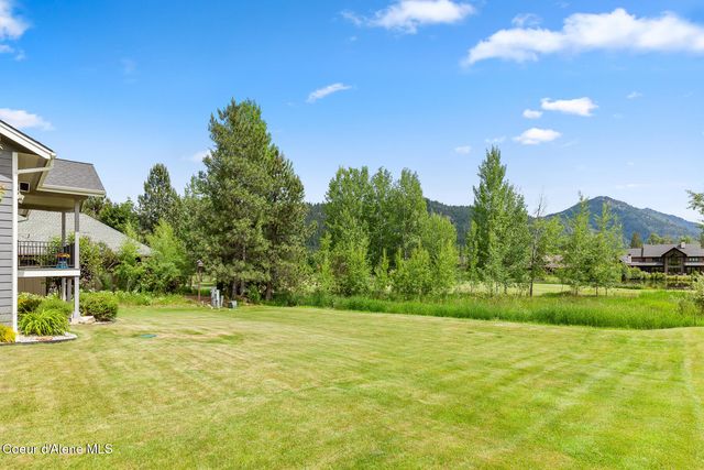 125 Golfview LN, Sandpoint, ID 83864