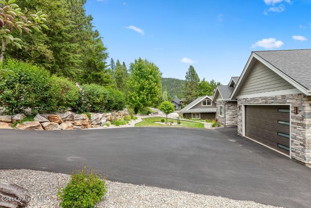 125 Golfview LN, Sandpoint, ID 83864