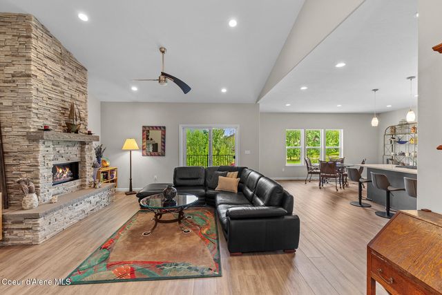 125 Golfview LN, Sandpoint, ID 83864