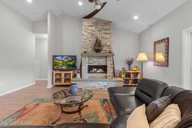 125 Golfview LN, Sandpoint, ID 83864