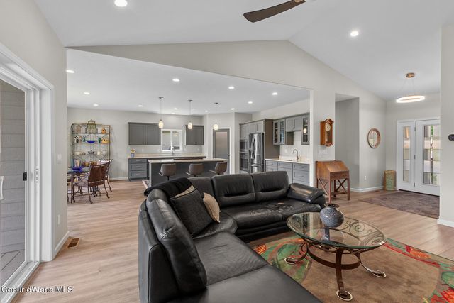 125 Golfview LN, Sandpoint, ID 83864