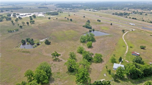 7319 Highway 6, Navasota, TX 77868