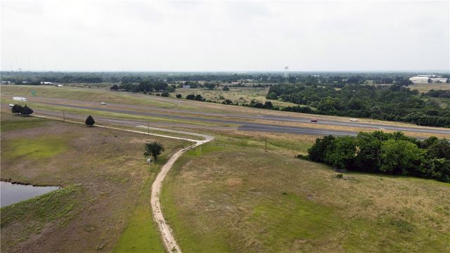 7319 Highway 6, Navasota, TX 77868