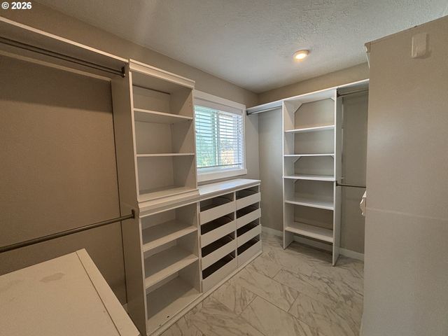 924 Sw 33RD St, Pendleton, OR 97801