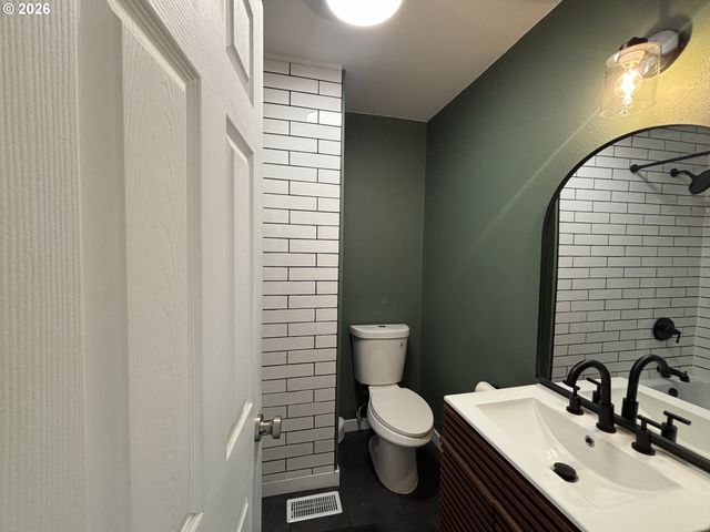 924 Sw 33RD St, Pendleton, OR 97801