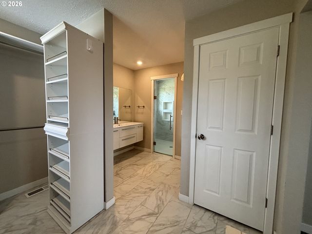 924 Sw 33RD St, Pendleton, OR 97801