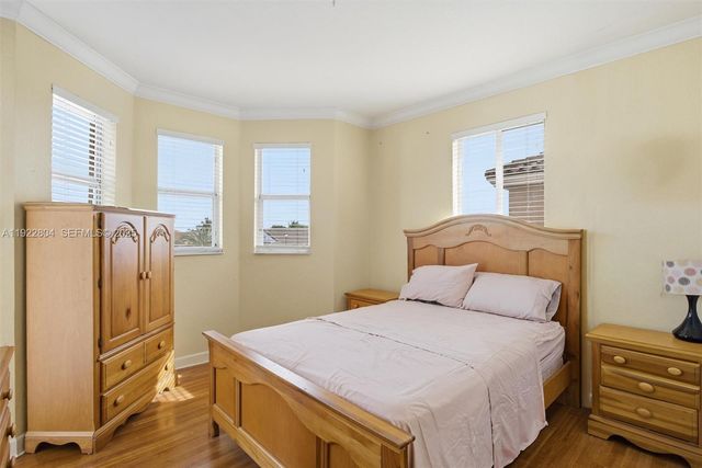 6541 SW 162nd Ct, Miami, FL 33193