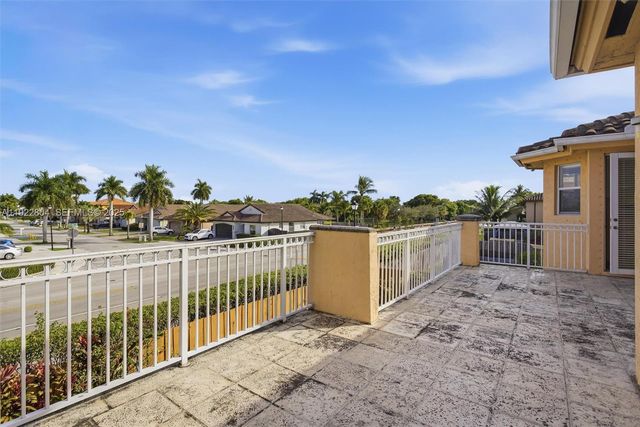 6541 SW 162nd Ct, Miami, FL 33193