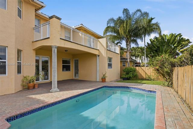 6541 SW 162nd Ct, Miami, FL 33193