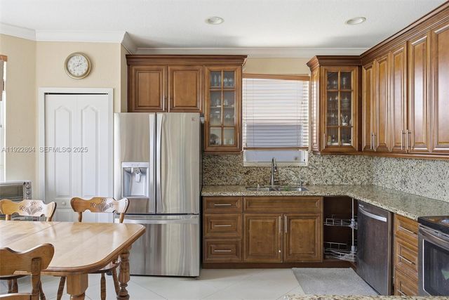 6541 SW 162nd Ct, Miami, FL 33193