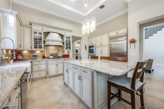2343 Traditions CT, Naples, FL 34105