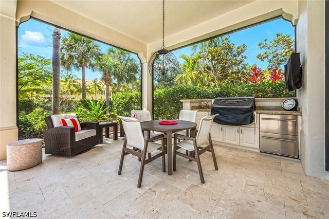 2343 Traditions CT, Naples, FL 34105
