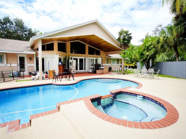 26451 SW 173rd Pl, Homestead, FL 33031