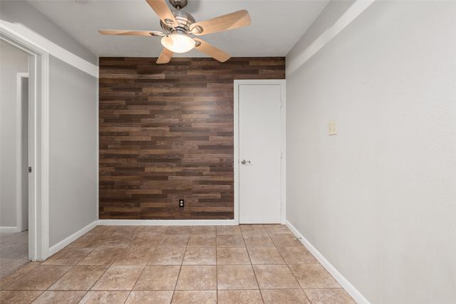 2200 W Rosedale Street S B, Fort Worth, TX 76110