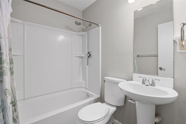 2200 W Rosedale Street S B, Fort Worth, TX 76110