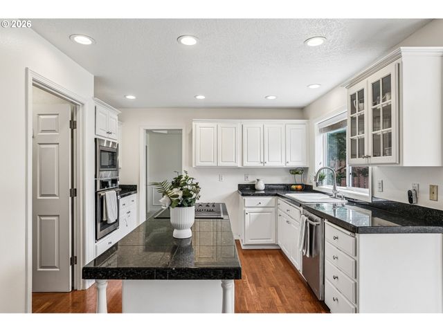 9730 Se PLOVER Dr, Happy Valley, OR 97086