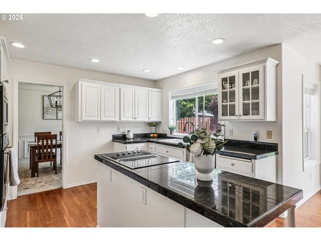 9730 Se PLOVER Dr, Happy Valley, OR 97086
