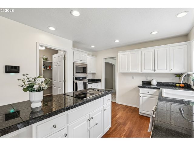 9730 Se PLOVER Dr, Happy Valley, OR 97086